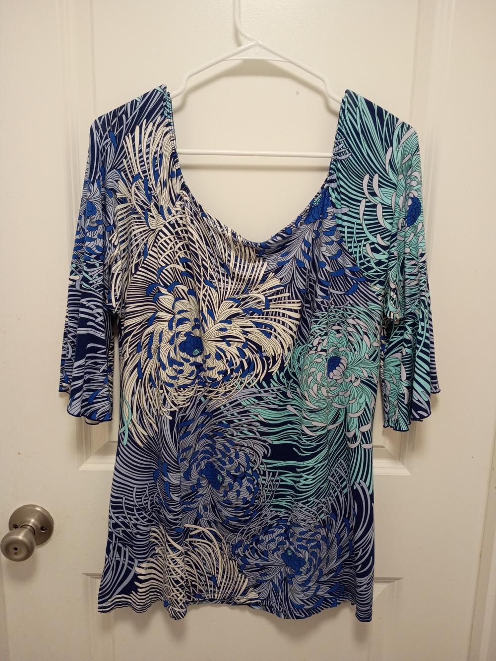 Zen Knits Flowy Patterned Scoop Neck Women's Shirt